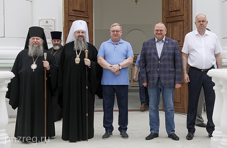 Sergey Stepashin and Oleg Melnichenko Participate in Evlampiyev Church-tomb Opening