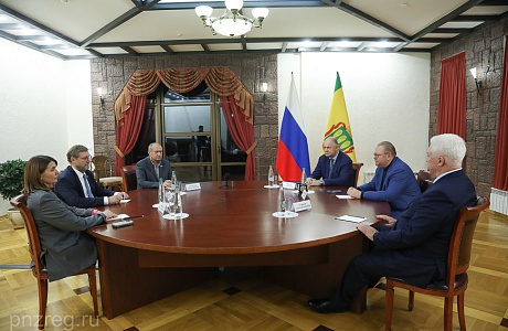 Oleg Melnichenko and Federation Council Deputy Chairman Discuss Ways to Improve Russian Education System