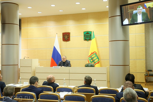 Oleg Melnichenko Reports on National Projects Implementation in Penza