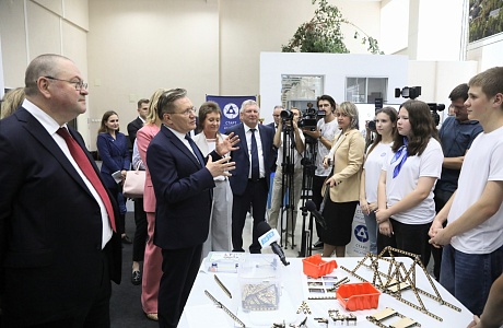 Oleg Melnichenko and Aleksey Likhachev (Rosatom CEO) Attend Battle of Designers Oleg Melnichenko and Aleksey Likhachev (Rosatom CEO) Attend Battle of Designers