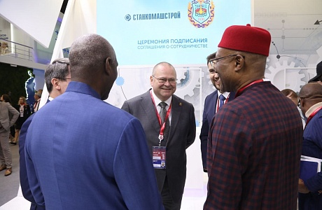 Oleg Melnichenko Discusses International Cooperation with Republic of Nigeria Delegation