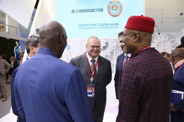 Oleg Melnichenko Discusses International Cooperation with Republic of Nigeria Delegation